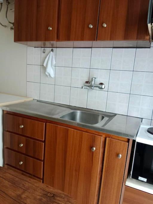 Cherry - Happyhostgr - Downtown Volos